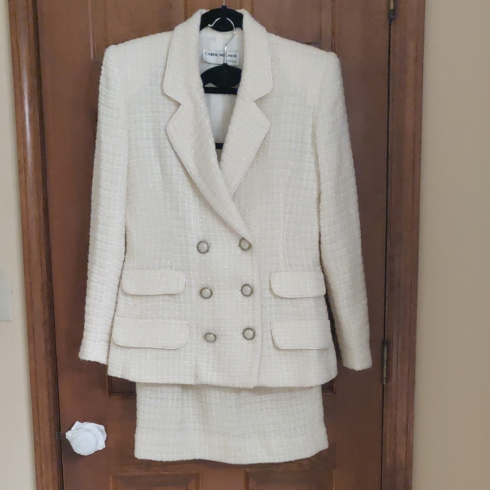 Beautiful Carol Mignon Off White Double Breast 2 Piece Suit Size 8
